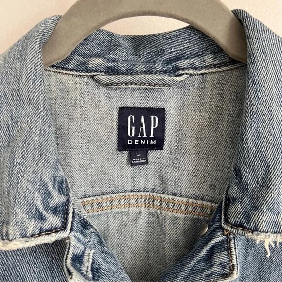 Gap Denim Lightly Distressed Denim Jean Jacket Size M - Picture 3 of 7